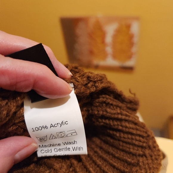 Large cropped brown sweater from Shein. - Picture 2 of 3